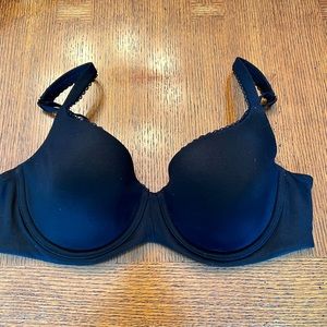 Victoria’s Secret Body by Victoria Black Lined Demi Bra | 34D